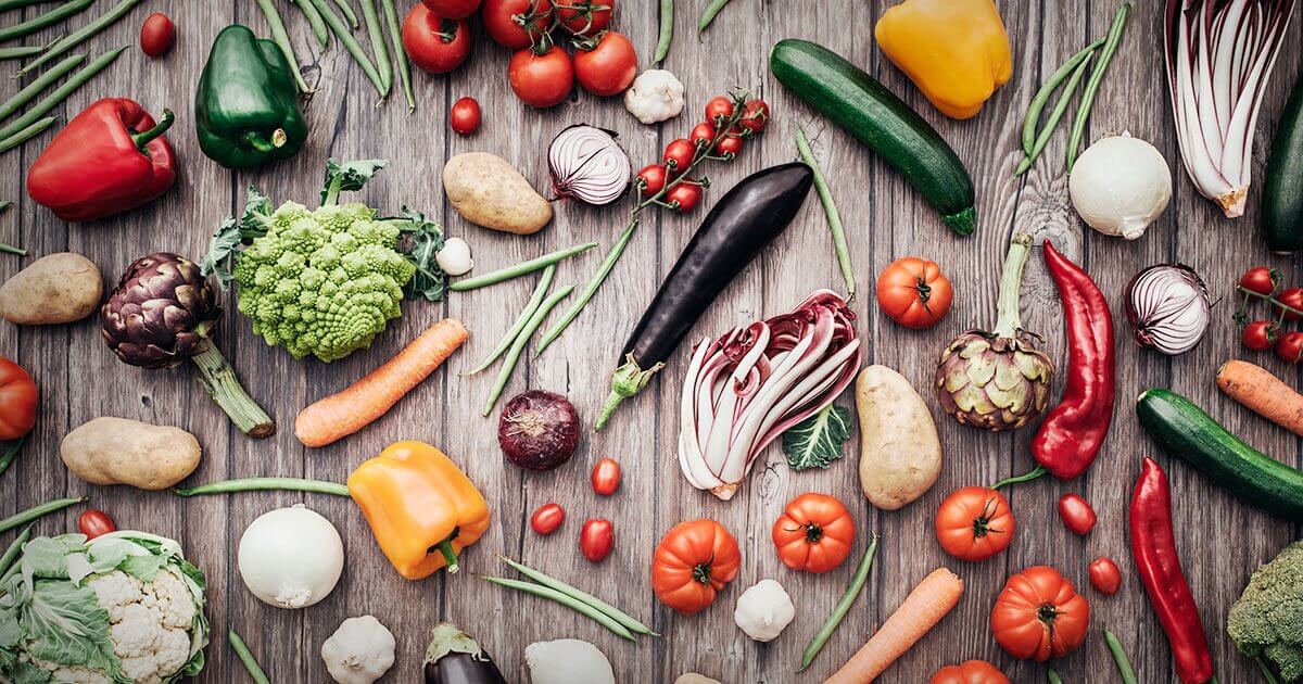 Reflux_FB2 Assortment of vegetables on wooden table